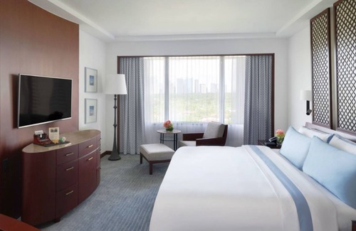 Urdaneta Hotel | The Peninsula Manila