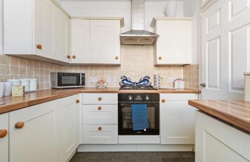 Tenby House | The Pennines - Close to town beach and shops