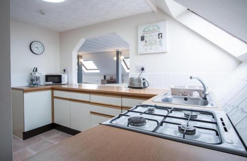 Milford Haven Apartment | The Penthouse - 1 Bedroom Penthouse - Milford Haven
