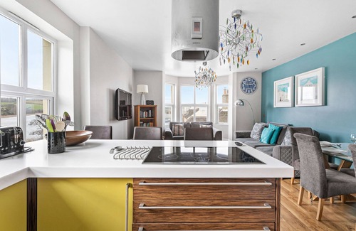 Torcross Apartment | The Penthouse, 16 At The Beach - A spacious penthouse apartment with sea views, private entrance and