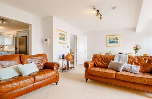 Aberdovey Apartment | The Penthouse Apartment - Aberdovey- Spectacular Beach Views - Free Parking