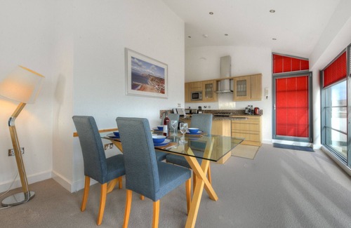 West Bay Cottage | The Penthouse