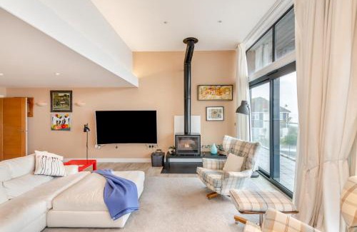 Hythe House | The Penthouse - Hythe