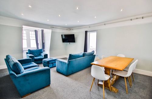 Hastings Apartment | The Penthouse of Palace Court