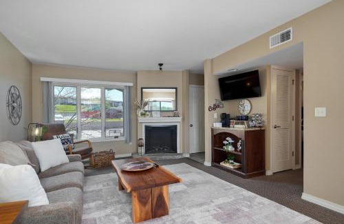 Kimberling City Apartment | The Perch at Kimberling Crossing