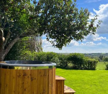 Bridgend Ski Chalet | The Perch