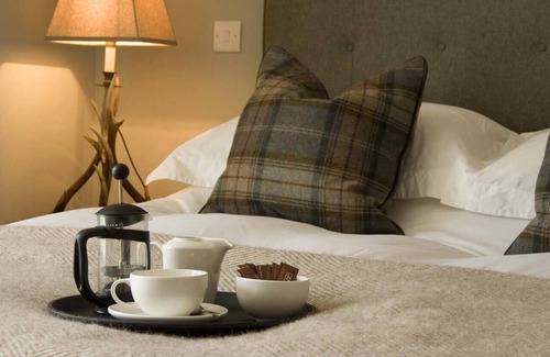 Chilworth House | The Percy Arms