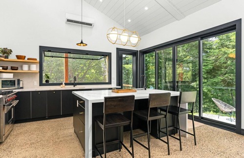 Bracebridge Cottage | The perfect blend of colour, comfort, and class