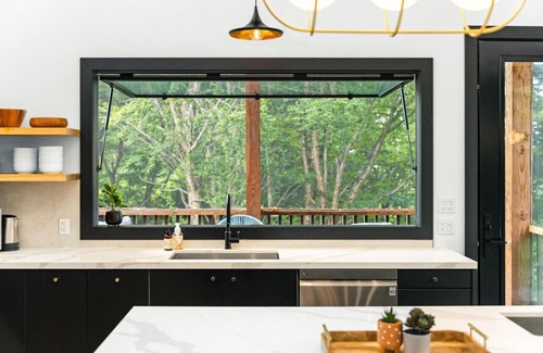 Bracebridge Cottage | The perfect blend of colour, comfort, and class