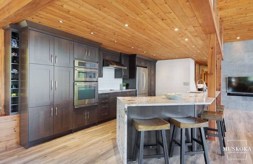 Georgian Bay House | The perfect blend of comfort and natural beauty on Go Home Lake.
