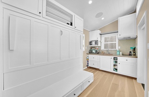 Capistrano Beach Apartment | The Perfect Container House under the California Sun!