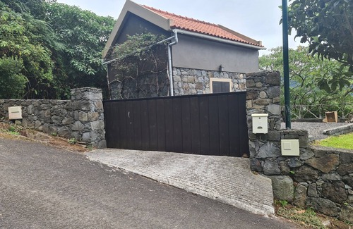Alfama Cottage | The Perfect Cottage - 1 Bedroom Cottage sleeps 4