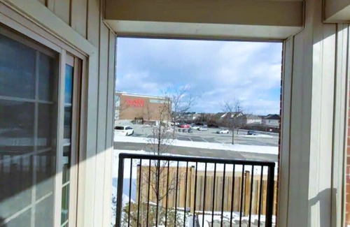 Kitchener House | The perfect Cozy Townhouse Near Every Convenience, Trails and Attractions!