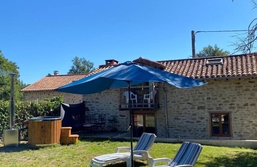 Abjat-sur-Bandiat House | The perfect Couple's Retreat