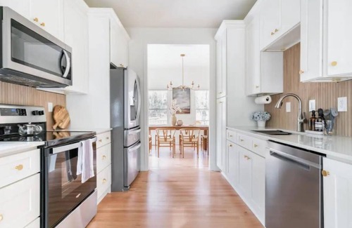 Hillsborough House | The Perfect Getaway on 2.5 Acres in Hillsborough