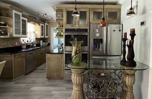Ozona House | The Perfect getaway Home! Luxurious outdoor grill! In the Heart of Ozona!