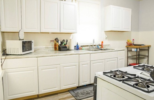 Cleveland House | The Perfect Place for Your Stay!
