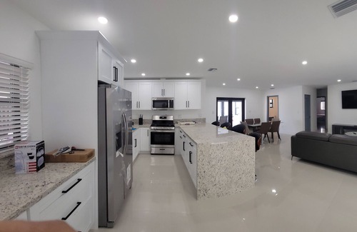 Kendale Lakes House | The perfect place to fulfill any expectation you may have!
