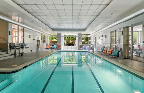 Crystal City Apartment | The Perfect Stay Awaits For You in Our Apt!