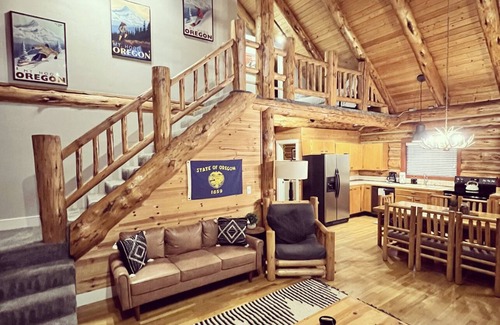 Mount Hood Village Cabin | The Perfect Mountain Getaway - Cabin Near Mt. Hood
