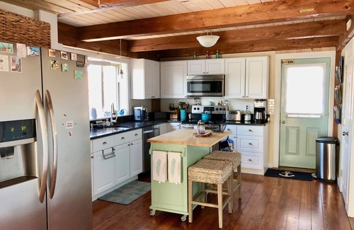East Falmouth House | The Perfect Waterfront Home, mins from downtown and beaches! Getaway this summer