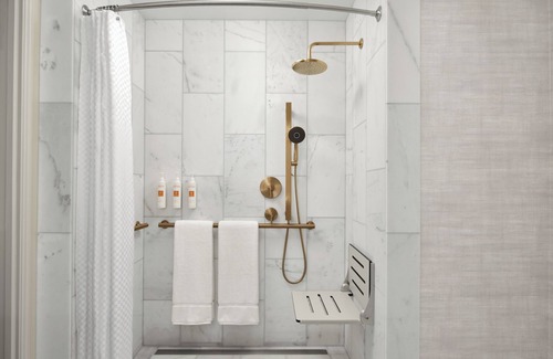East Town Hotel | The Pfister Hotel