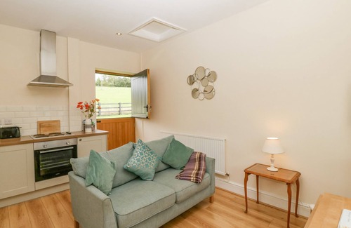 Usk House | THE PHEASANT ONE, family friendly, with a garden in Raglan