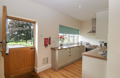 Usk House | THE PHEASANT TWO, family friendly, with a garden in Raglan