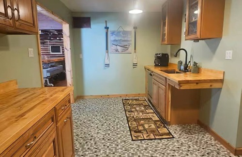 Clam Lake House | The PineHurst Lodge - Lower Clam Lake - Snowmobile Trail Access- Pontoon Rental
