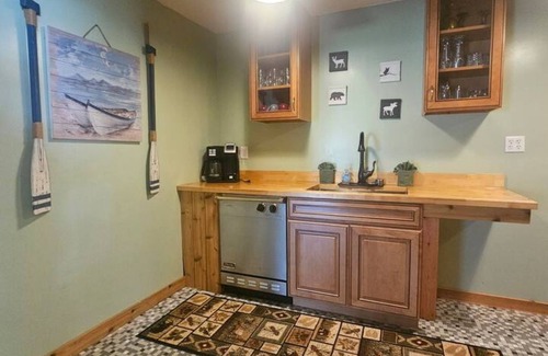 Clam Lake House | The PineHurst Lodge - Lower Clam Lake - Snowmobile Trail Access- Pontoon Rental