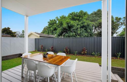 Ettalong Beach House | The Pines
