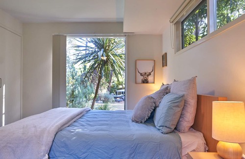 Flinders House | The Pines - Flinders Beach House