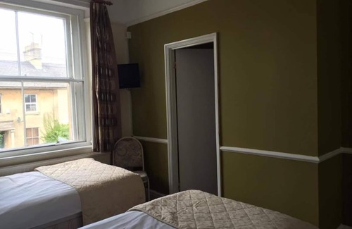 Chippenham House | The Pines Guest Accommodation