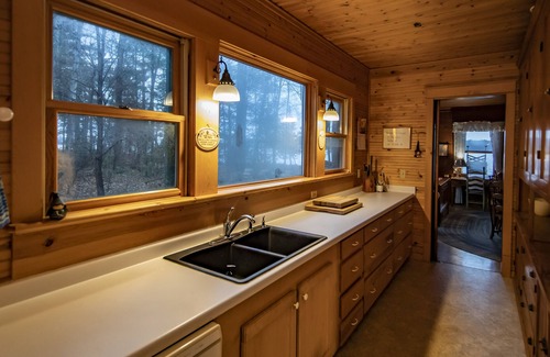 Eagle River Cabin | The Pines Lodge -On the Chain of 28 Chain of Lakes