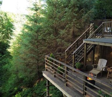 Richmond House | The Pines Treehouse at Treetops Hideouts