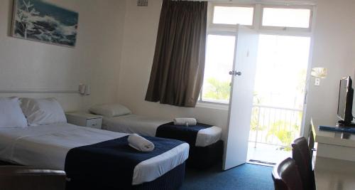 Coolangatta Hotel | The Pink Hotel Coolangatta