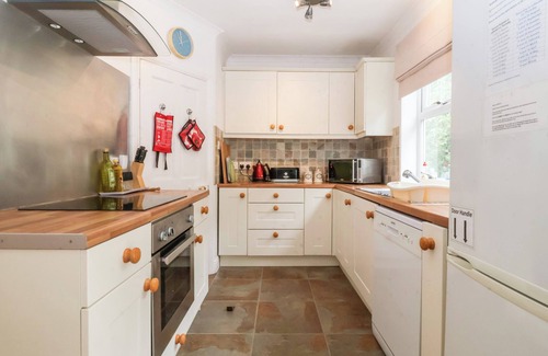 Felixstowe Cottage | THE PINK HOUSE, family friendly in Felixstowe, Suffolk