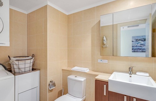 Newcastle West Apartment | 'The Pinnacle' - Newcastle - Spacious, modern and centrally located