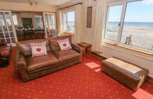 Amroth Apartment | The Pirate