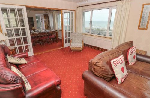 Amroth Apartment | The Pirate