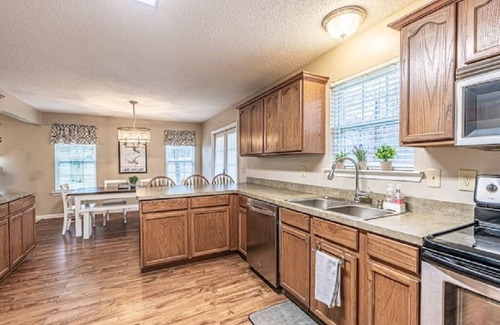 Eatonton House | The Place to Be: Lakefront, Hot Tub, Game Room