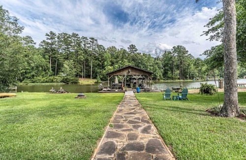 Eatonton House | The Place to Be: Lakefront, Hot Tub, Game Room