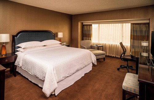 Uptown District Hotel | The Plaza Hotel Columbus at Capital Square