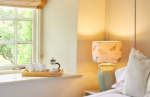 Kelmscott Hotel | The Plough Inn