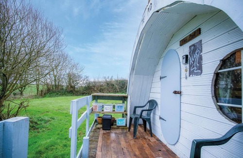 Castlemartin Apartment | The Pod - 1 Bedroom - Freshwest Beach Retreat