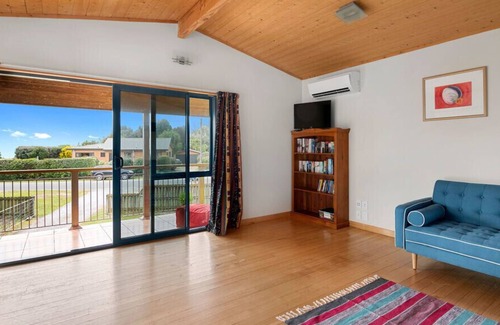 Pohara Cottage | The Pohara Tide - Pohara Holiday Home