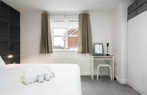 Liverpool Apartment | The Point , 2 Bed, Parking - Pass the Keys