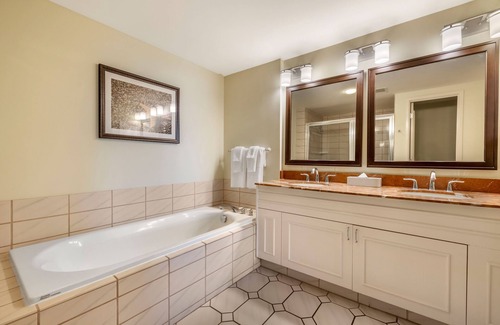 Poipu Resort | The Point at Poipu - 2 BEDROOM OCEAN VIEW 1 KING 2 TWINS OR 1 QUEEN SUITE