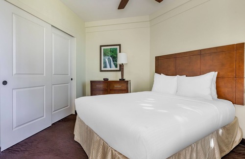 Poipu Resort | The Point at Poipu - 2 BEDROOM OCEAN VIEW 1 KING 2 TWINS OR 1 QUEEN SUITE