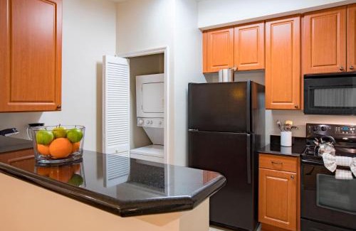 Florida Center Hotel | The Point Hotel & Suites Universal